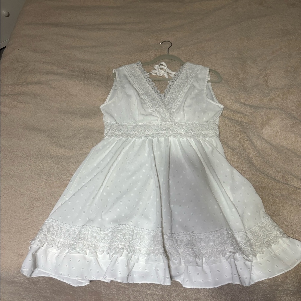 Chic White Lace Mini Dress